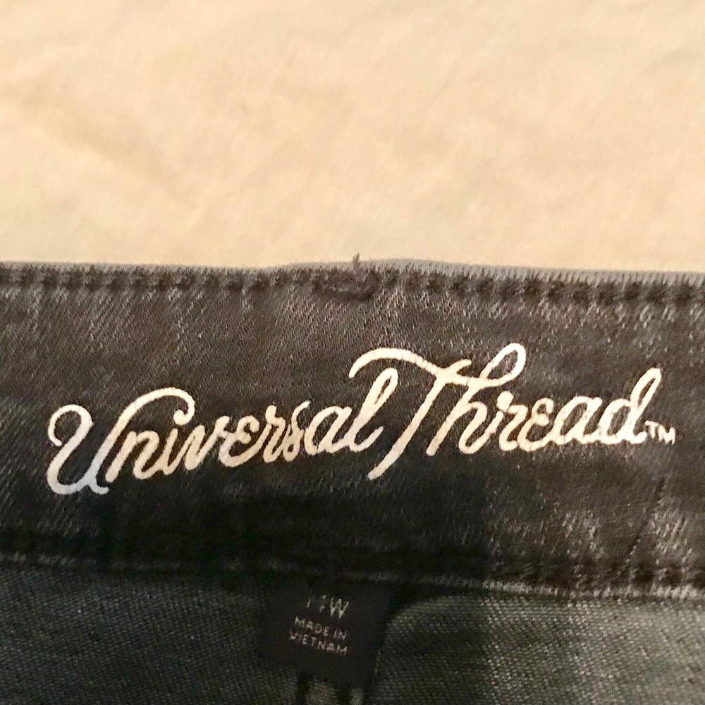 Universal Thread Midi black High Rise Midi Short. - Picture 6 of 8